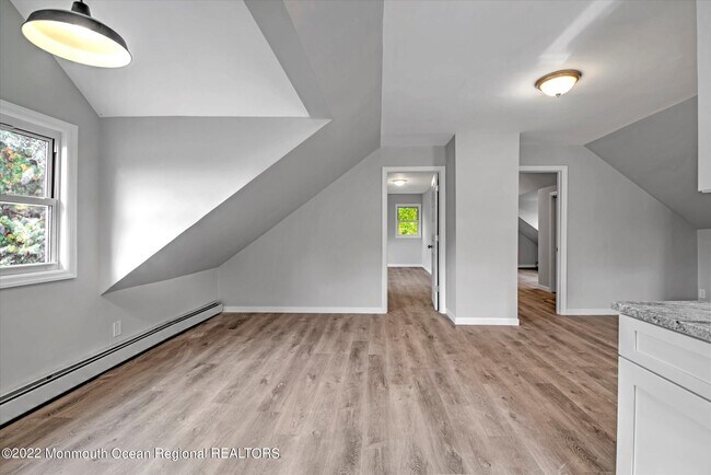 Foto del edificio - 115 Hazlet Ave