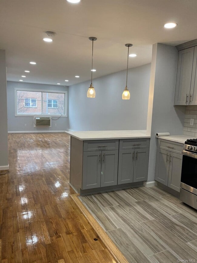 Foto del edificio - 987 Halsey St