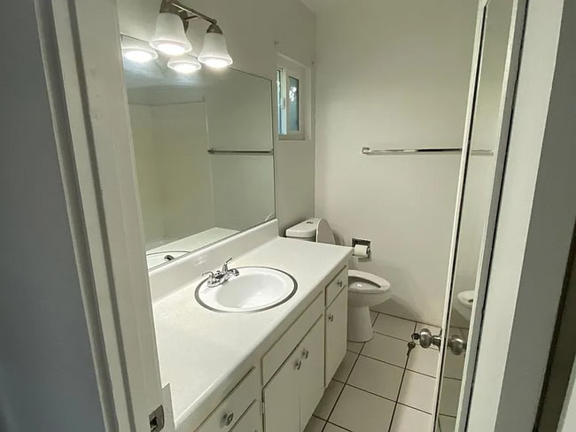 Foto del edificio - 45500 Garden Square