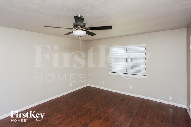 Building Photo - 7916 Iola Dr