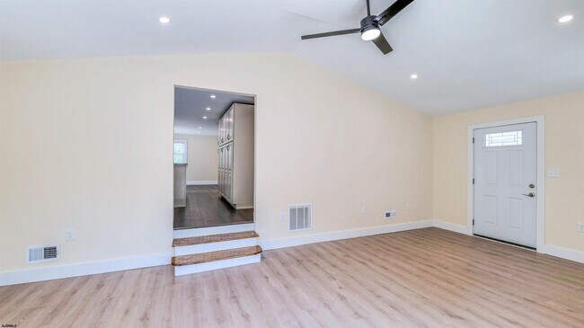 Foto del edificio - 700 E Brook Ln