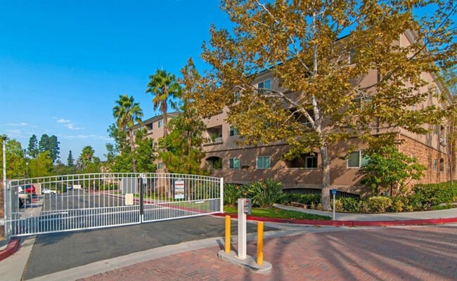 Foto del edificio - 7677 Mission Gorge Rd