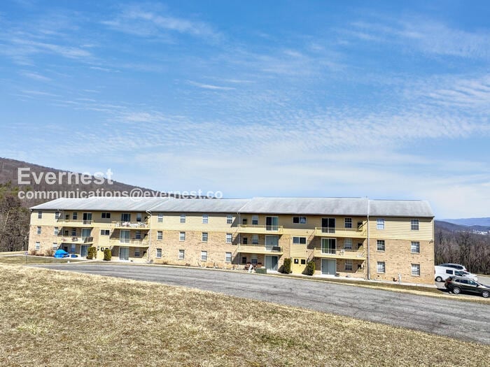 Building Photo - 12914 N Cresap St