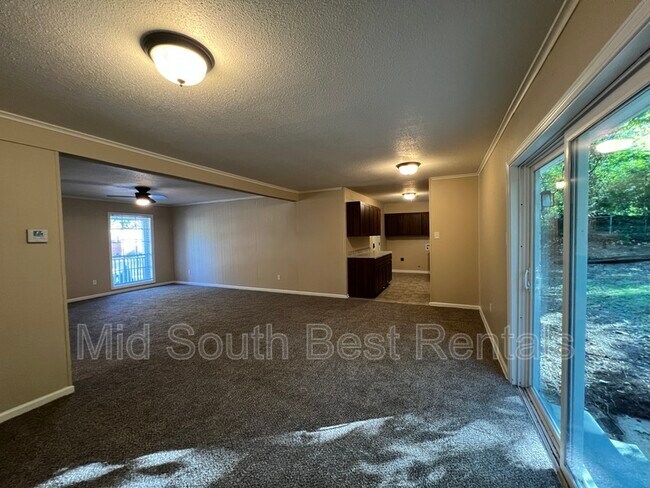Building Photo - 2079 Belover Dr