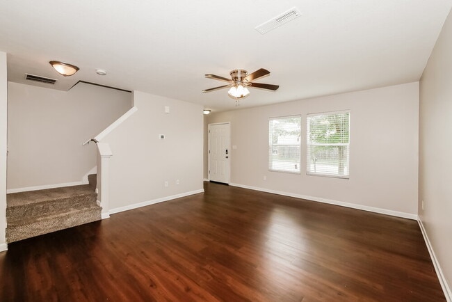 Building Photo - 3327 Grove Berry Ln