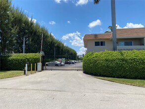 Building Photo - 14500 SW 88th Ave