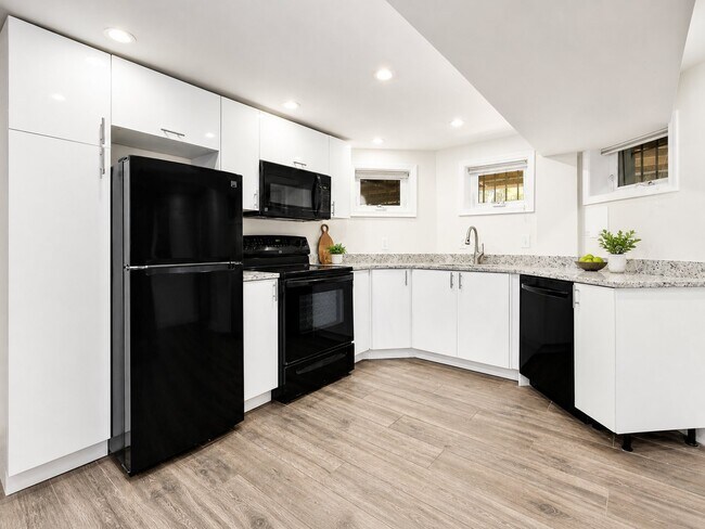 Foto del edificio - 3576 13th St NW