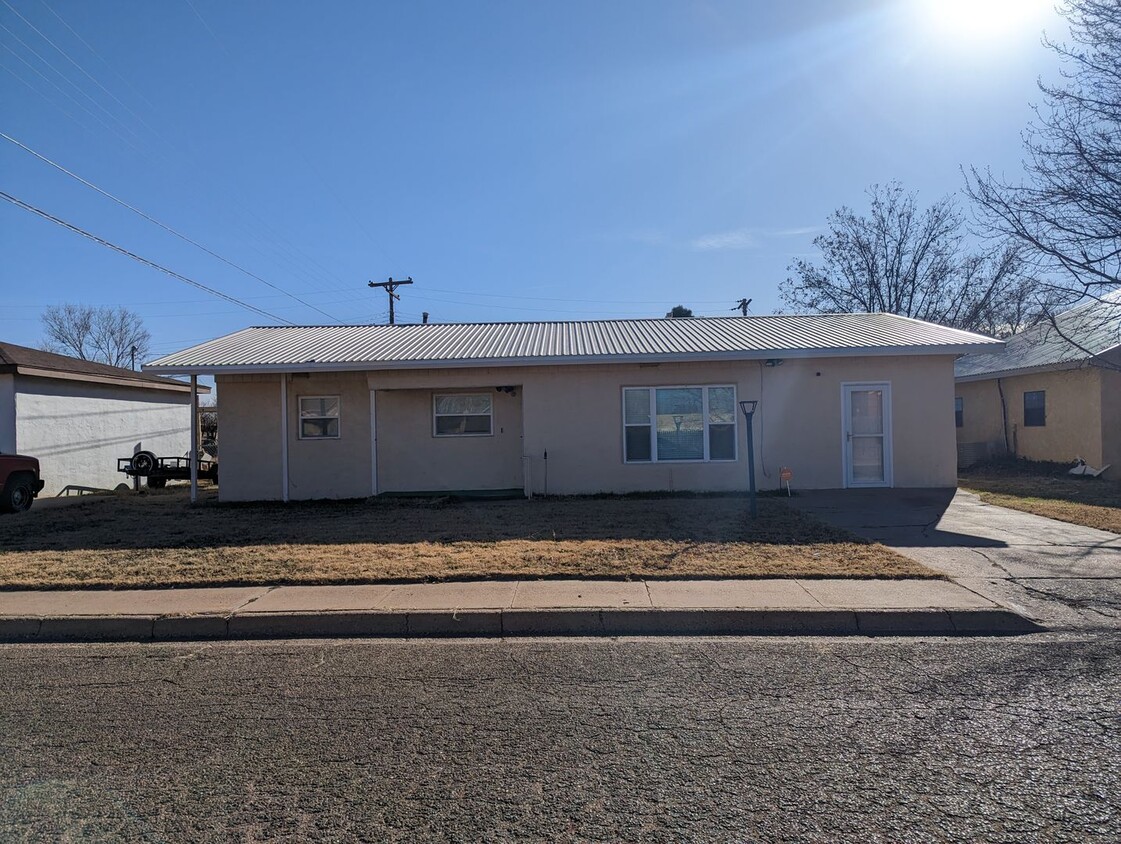 Primary Photo - Updated, All Electric, Three Bedroom with ...