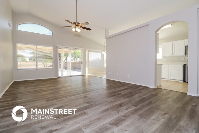 Foto del edificio - 12509 W Palm Ln