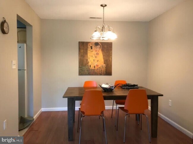 Building Photo - 1105 Ravens Crest Dr