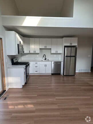 Building Photo - 585 Horton Hill Rd