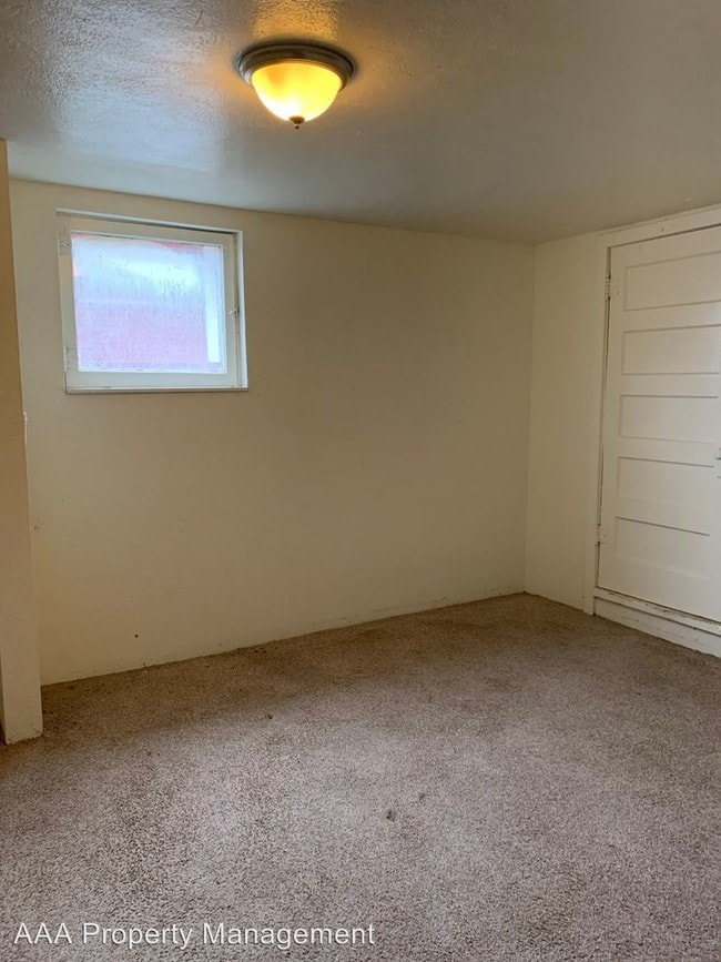 Building Photo - 5 br, 2 bath House - 1150 East st