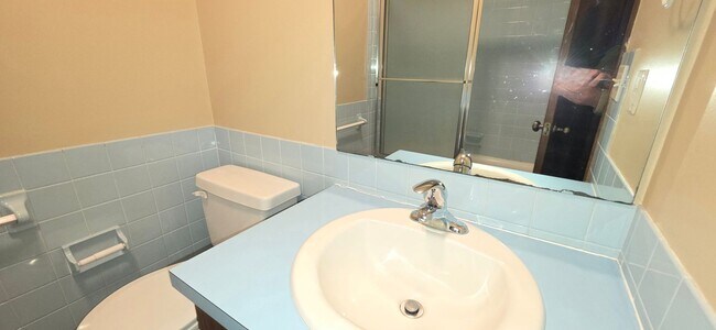Foto del edificio - 2 Bedroom House! Great Location! $895 Yard Care Included!