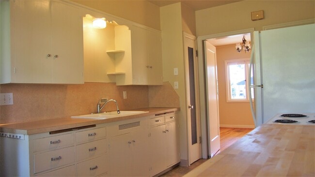 Kitchen - 112 E 28th St
