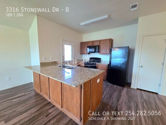 Foto del edificio - 3316 Stonewall Dr