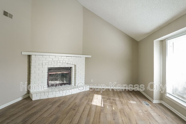 Building Photo - 3510 NE Stanton St