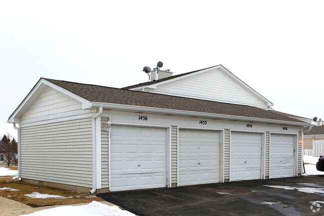 Building Photo - 1452-1680 Cornell Dr