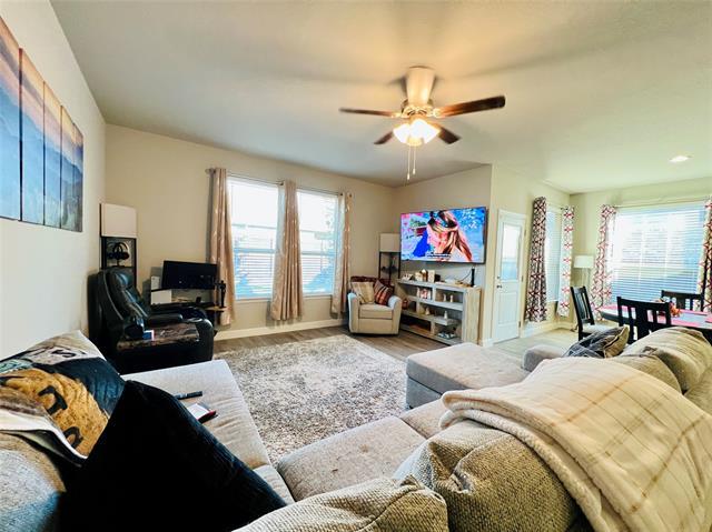 Foto del edificio - 15748 Putney Wy