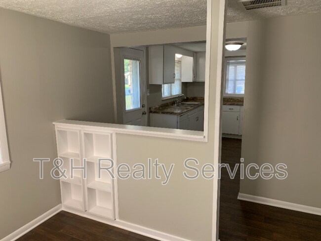 Photo - 445 N Eaton Ave House