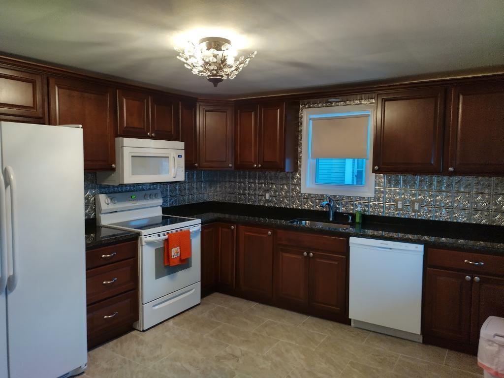 8 Woodland Ave Unit 1, Smithfield, RI 02917 Room for Rent in
