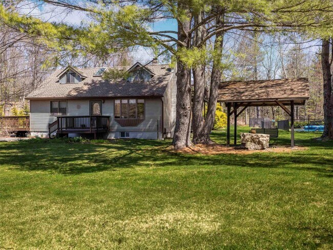 Foto del edificio - 673 Acorn Hill Rd