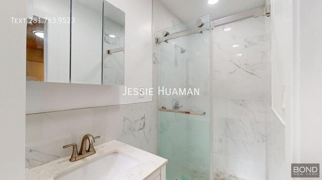 Building Photo - 1427 York Ave