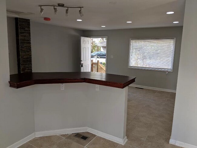 Foto del edificio - 1318 Lyle Ave