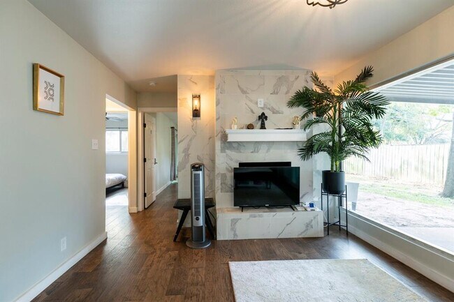 Foto del edificio - 1707 Deerfield Dr