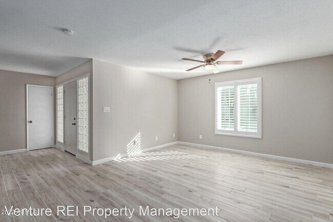 Building Photo - 4 br, 2.5 bath House - 1742 W Citrus Way