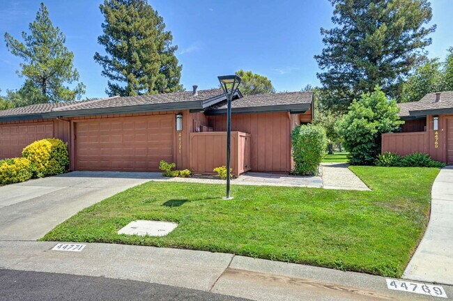Photo - Fabulous condominium home on 6th Fairway of El Macero Country Club.