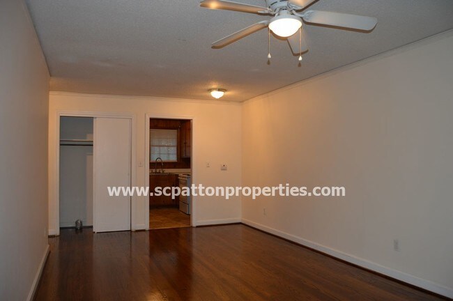 Building Photo - Forest Acres Duplex