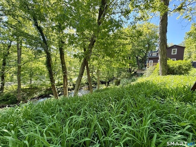 Photo - 154 Silvermine Ave House
