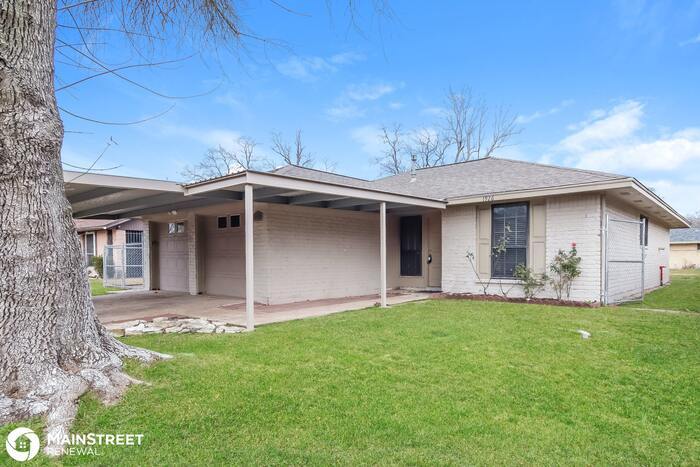 Primary Photo - 1926 DEERHURST LANE, HOUSTON, TX 77088