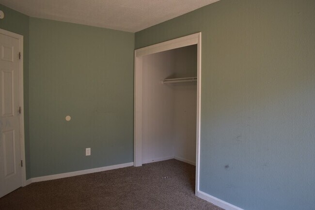 Foto del edificio - 3177 NW Mill Dr