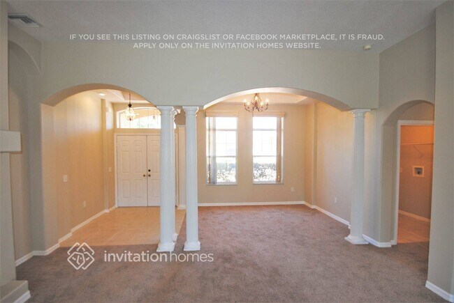 Building Photo - 13343 Biscayne Dr