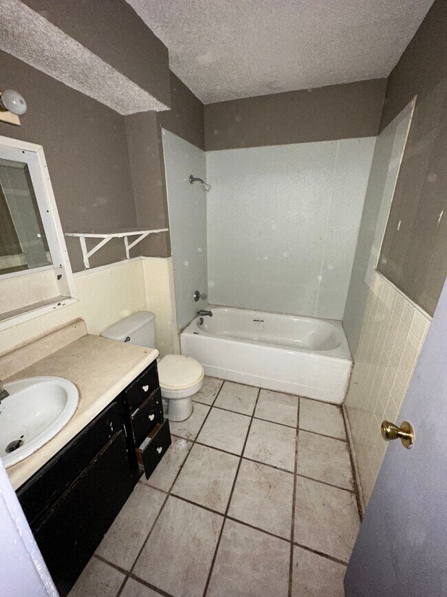 Foto del edificio - 1116 Flat Rock Cir