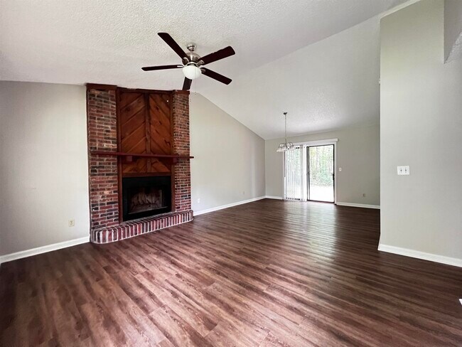 Building Photo - 5893 Bright Ct