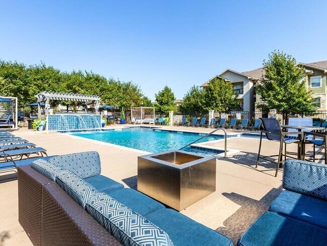 Foto del edificio - 8800 US-290