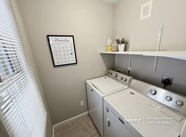 Foto del edificio - 404 Cook Rd
