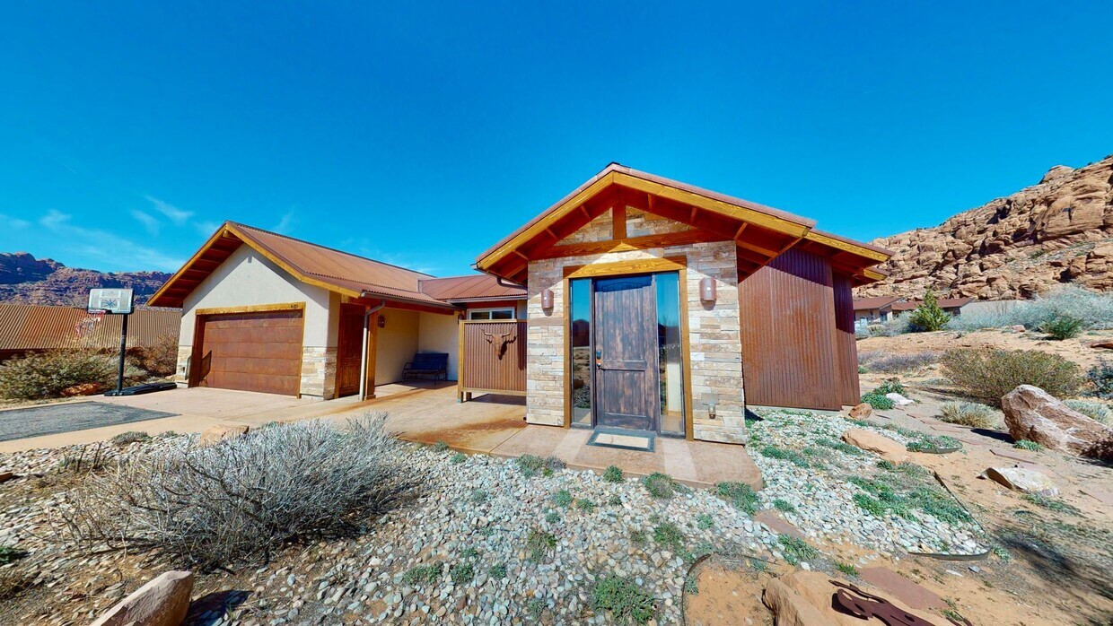 Primary Photo - Luxurious and comfortable living experience