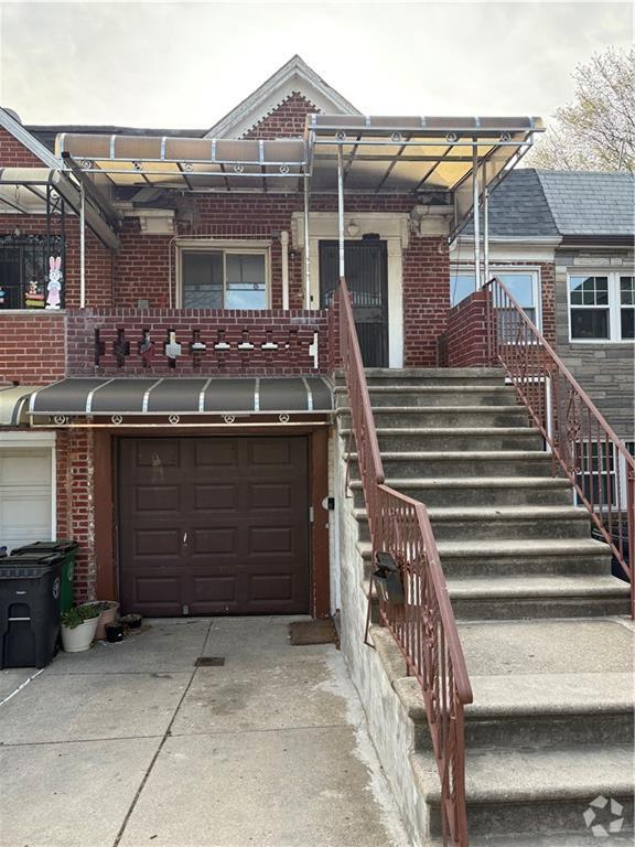 Building Photo - 2166 Brown St