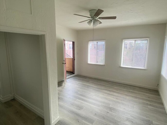 Interior Photo - 1645 N. Harvard Blvd.,