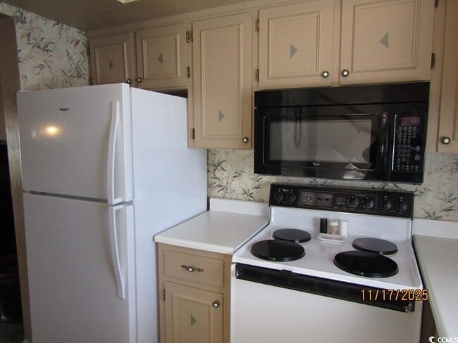 Building Photo - 928 Villa Dr