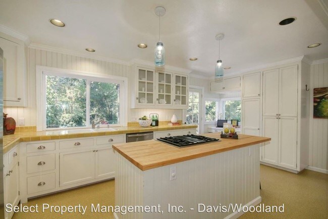 Building Photo - 3 br, 2 bath House - 43120 Montgomery Ave