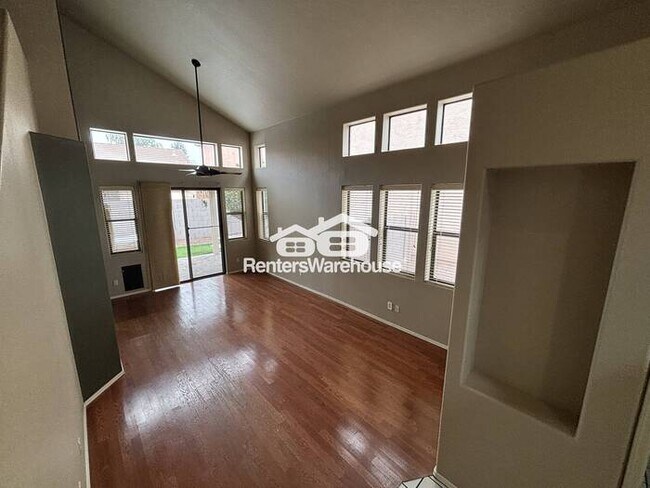 Foto del edificio - Modern comfort in the gated community of Villas at Red Mountain!