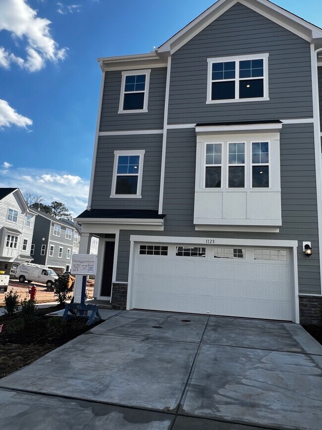 Building Photo - 1128 Crossvine Trl