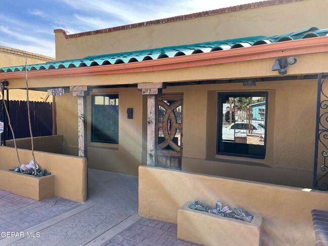 Building Photo - 3614 E Missouri Ave