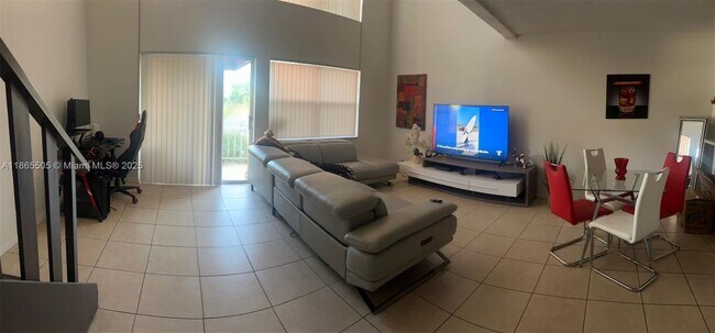 Foto del edificio - 18111 NW 68th Ave
