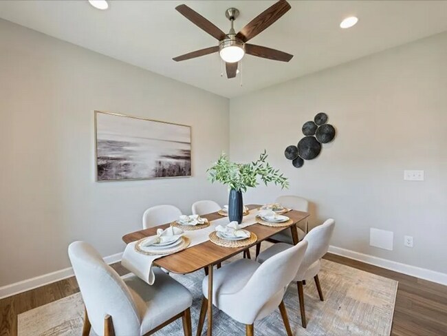 Foto del edificio - 9416 Lawing School Rd