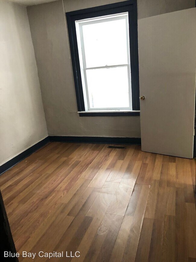 Foto del edificio - 313 W Grand Ave